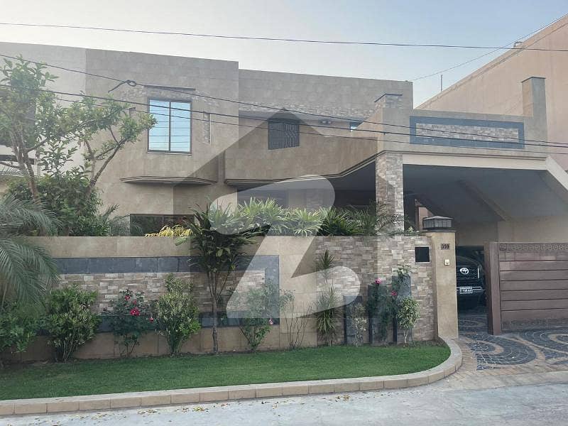 عسکری 5 عسکری,لاہور میں 4 کمروں کا 10 مرلہ مکان 5.7 کروڑ میں برائے فروخت۔