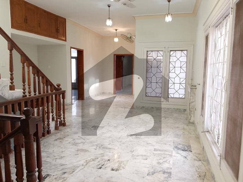 F10 beautiful Ful house for rent 5bedroom with attached bathroom drawing dining TV lounge kitchen sarvent quter