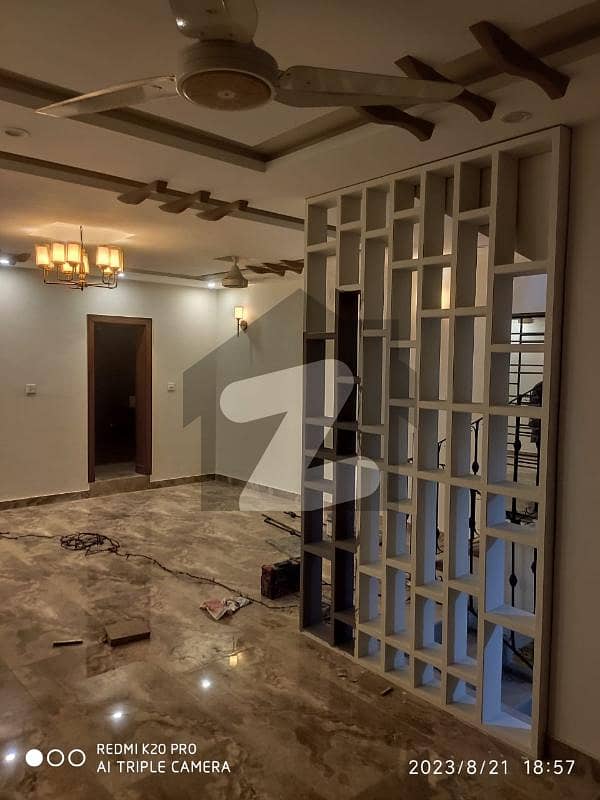 F-7 /3 OLD HOUAE FOR SALE PRIME LOCATION F-7 /3 OLD HOUAE FOR SALE PRIME LOCATION