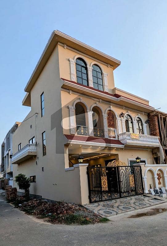 7.5 Marla House For Sale in Gulshan E Lahore