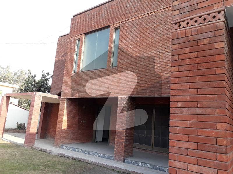 2 Kanal Old House In Good Price