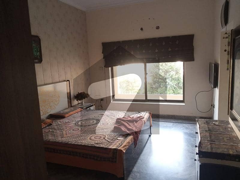 پی آئی اے مین بلیوارڈ لاہور میں 4 کمروں کا 8 مرلہ مکان 2.65 کروڑ میں برائے فروخت۔