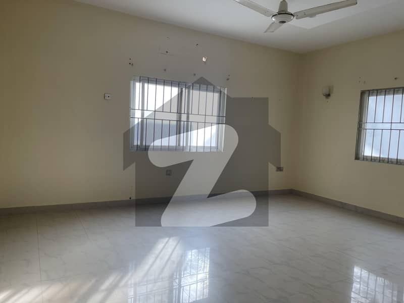 ڈی ایچ اے فیز 6 ڈی ایچ اے ڈیفینس,کراچی میں 4 کمروں کا 12 مرلہ مکان 6.85 کروڑ میں برائے فروخت۔