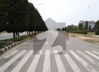 گرینڈ ایوینیوز ہاؤسنگ سکیم لاہور میں 14 مرلہ رہائشی پلاٹ 58.0 لاکھ میں برائے فروخت۔