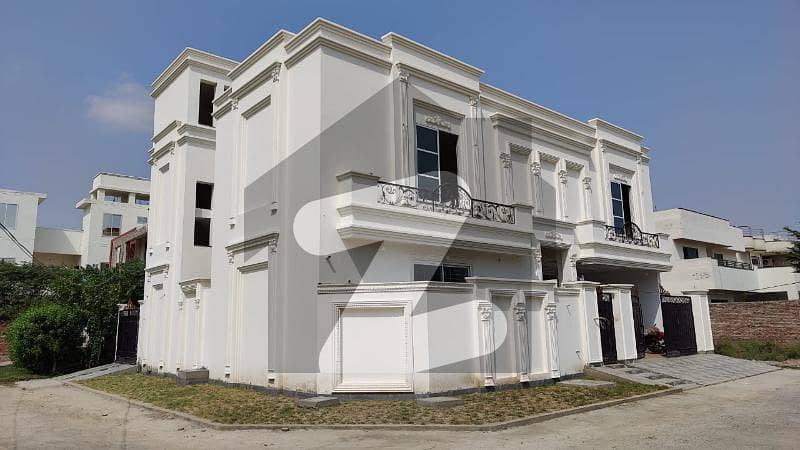 Tripple Storey 10 Marla House Available In Model Town - Block C For sale