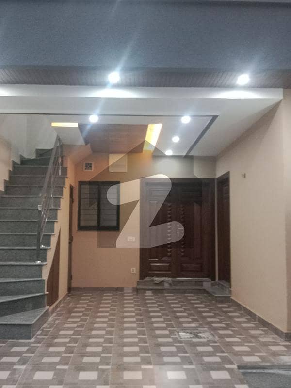 3 marla upper portion for rent in good location with gas indpendet portion