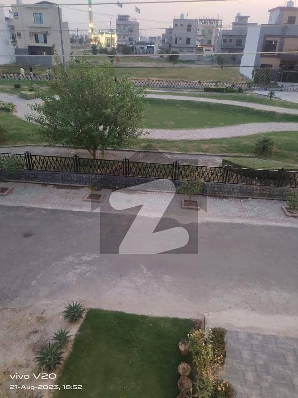 سینٹرل پارک ہاؤسنگ سکیم لاہور میں 4 کمروں کا 5 مرلہ مکان 1.7 کروڑ میں برائے فروخت۔