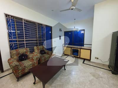 فیصل ٹاؤن لاہور میں 4 کمروں کا 10 مرلہ مکان 4.5 کروڑ میں برائے فروخت۔