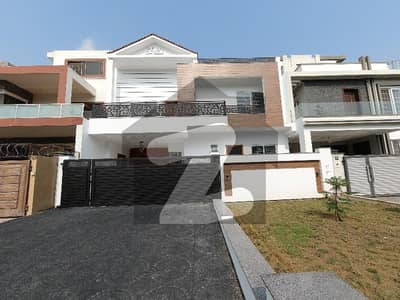 On Excellent Location House In G-13 For Sale