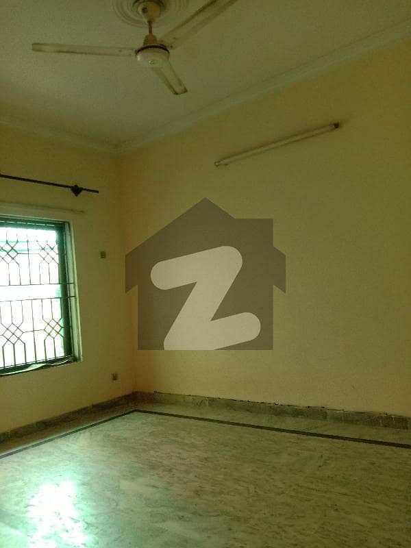 25x40 Lower Portion Available For Rent In G-13/1 Islamabad.