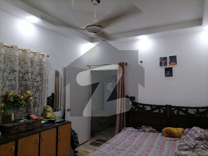 Spacious Flat Is Available For Sale In Ideal Location Of Gulshan-E-Iqbal - Block 13/D-1