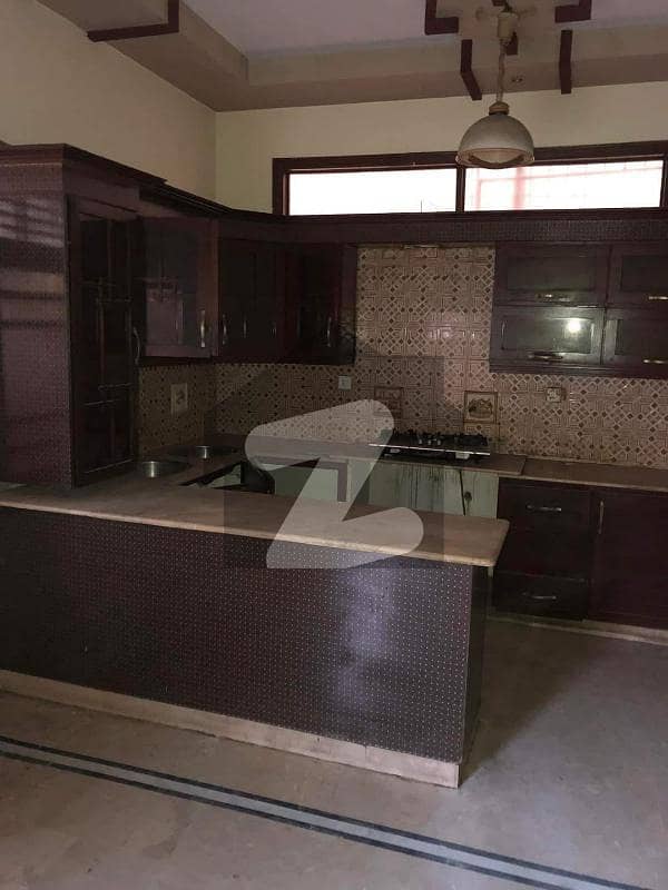 200 Square Yards House For rent In Gulistan-e-Jauhar - Block 14 Corner