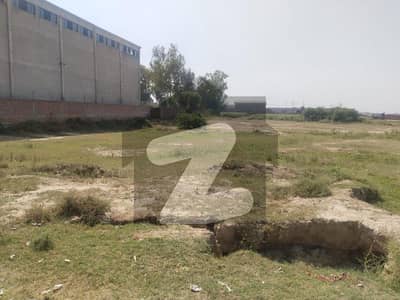 سندر لاہور میں 16 کنال صنعتی زمین 12.8 کروڑ میں برائے فروخت۔
