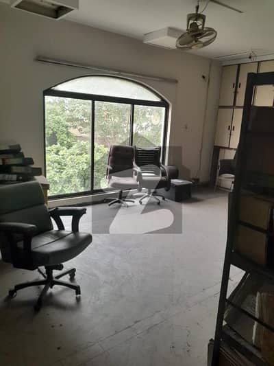Gulberg 12000 Sq Ft Independent Building Is Available On Rent