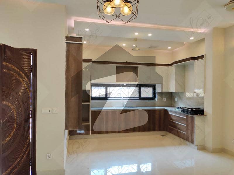 Beautiful House For Sale in Jinnah Block Bahria Town Lahore