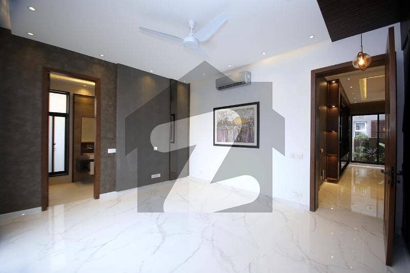 ڈی ایچ اے فیز 3 ڈیفنس (ڈی ایچ اے),لاہور میں 5 کمروں کا 1 کنال مکان 4.0 لاکھ میں کرایہ پر دستیاب ہے۔