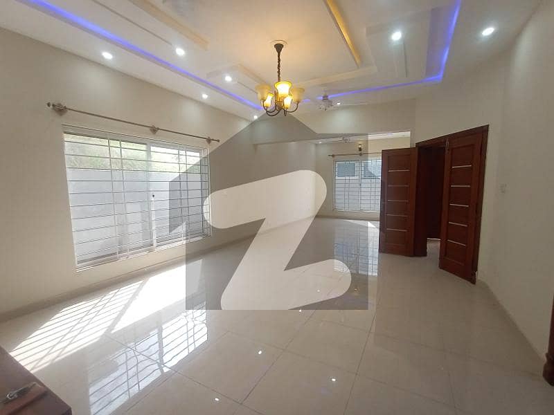 DHA Phase 2. Sector A, 10 Marla Portion for rent
