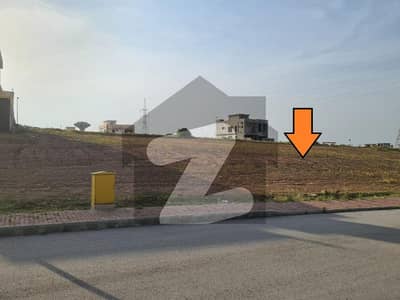 Bahria Town sector F2, Level Solid heighted area 10 Marla Plot on investor rate