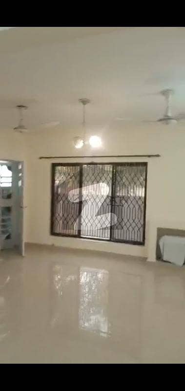 عسکری 10 راولپنڈی میں 4 کمروں کا 10 مرلہ مکان 5.4 کروڑ میں برائے فروخت۔