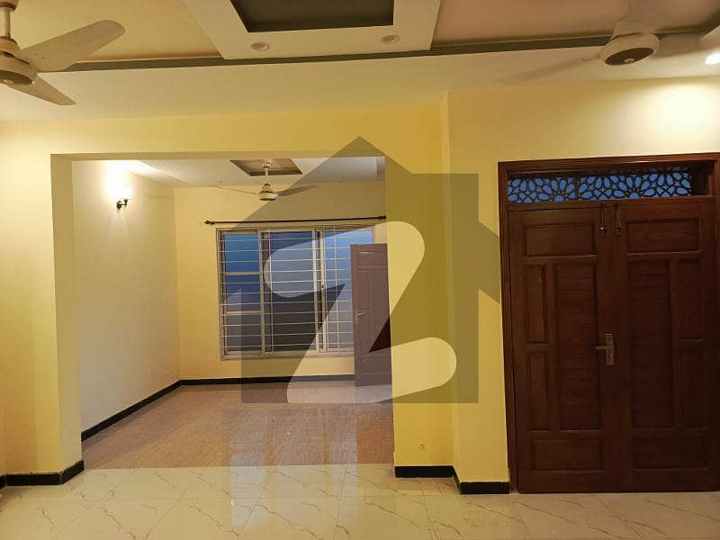 کوری روڈ اسلام آباد میں 4 کمروں کا 5 مرلہ مکان 75.0 ہزار میں کرایہ پر دستیاب ہے۔