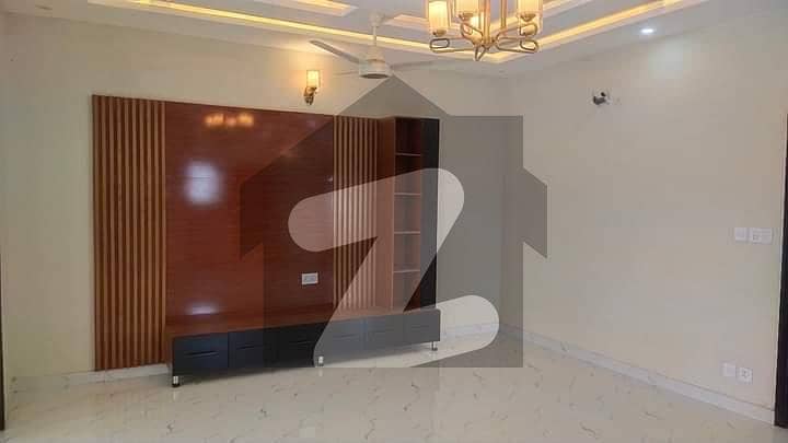 8 Marla house for rent in mumtaz city