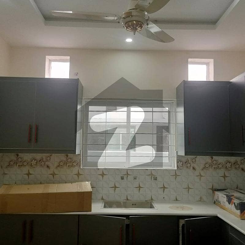 10 Marla Facing Park House Available For Sale In Jasmine Block Sector C Bahria Town