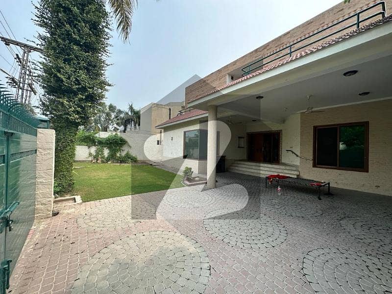 گلبرگ 3 گلبرگ,لاہور میں 5 کمروں کا 1 کنال مکان 3.5 لاکھ میں کرایہ پر دستیاب ہے۔