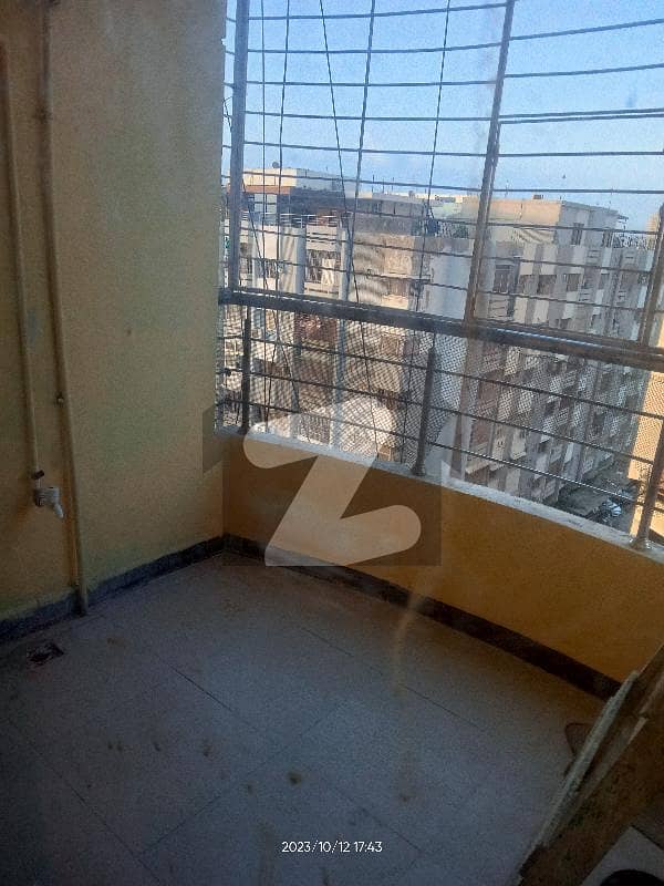 2 bed nice condition terrace lift 2 bed nice condition terrace lift