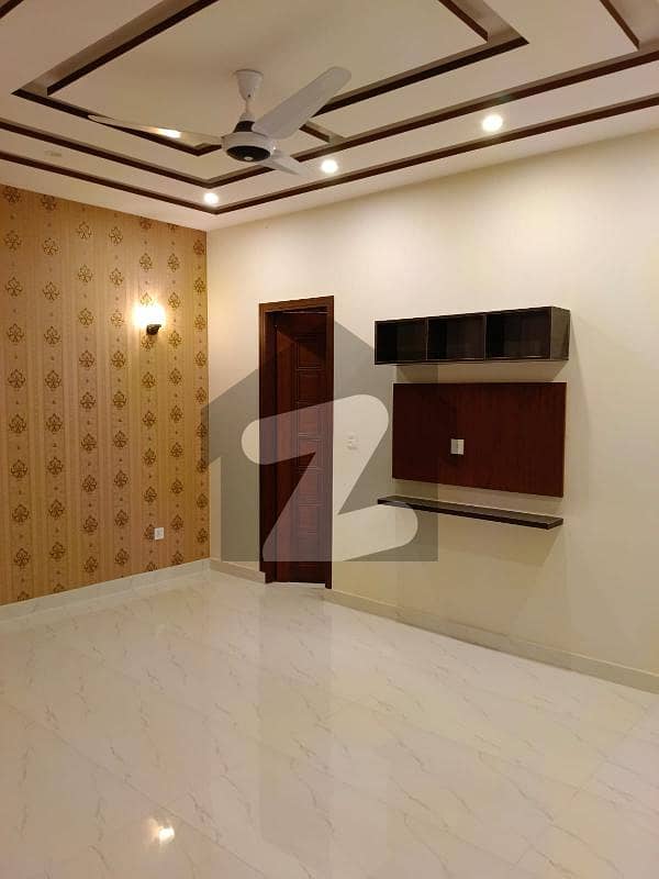 10 MARLA BRAND-NEW HOUSE AVAILABLE FOR SALE IN UET HOUSING SOCIETY