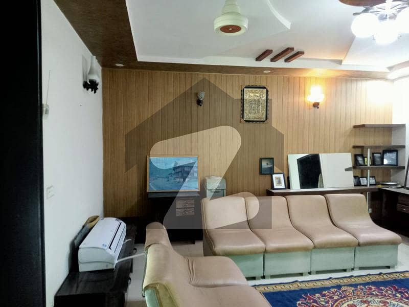 بحریہ ٹاؤن چمبیلی بلاک بحریہ ٹاؤن سیکٹر سی,بحریہ ٹاؤن,لاہور میں 3 کمروں کا 10 مرلہ بالائی پورشن 53.0 ہزار میں کرایہ پر دستیاب ہے۔