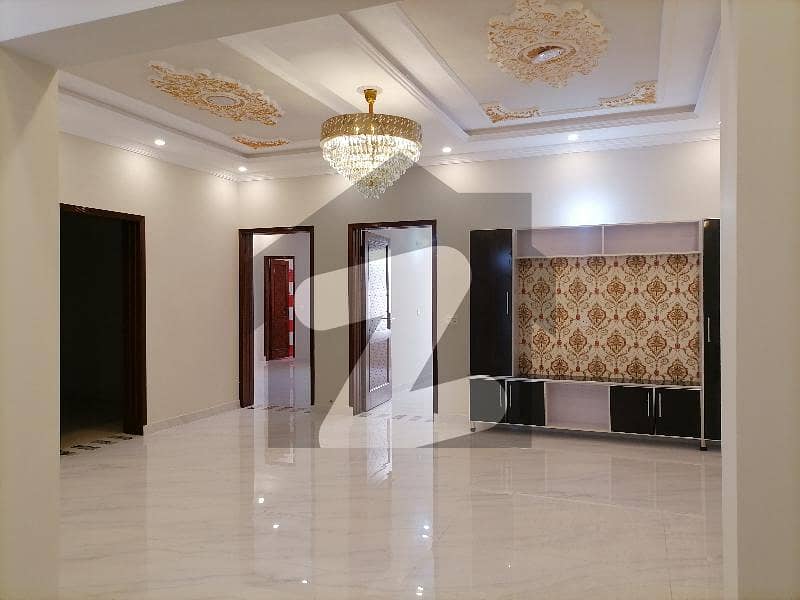 گارڈن ٹاؤن - طارق بلاک گارڈن ٹاؤن,لاہور میں 7 کمروں کا 10 مرلہ مکان 6.5 کروڑ میں برائے فروخت۔