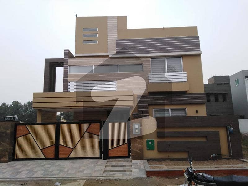 10 Marla Like New Upper Portion Available For Rent In Chambelli Block Bahria Twon Lahore