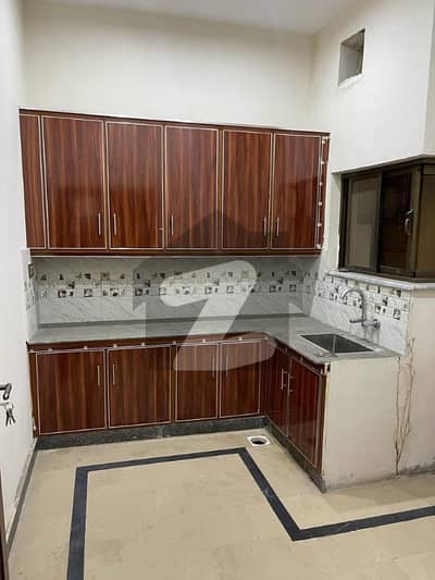 ایڈن آرچرڈ بلاک وائی ایڈن آچرڈ,فیصل آباد میں 4 کمروں کا 5 مرلہ مکان 48.0 ہزار میں کرایہ پر دستیاب ہے۔