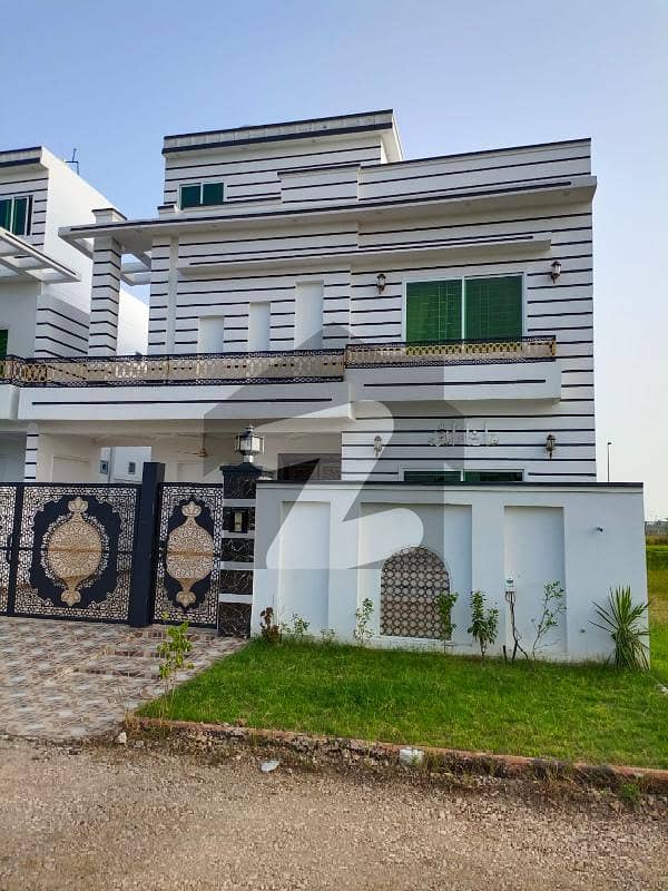 Beautiful double story house for rent in Aziz garden near cantt