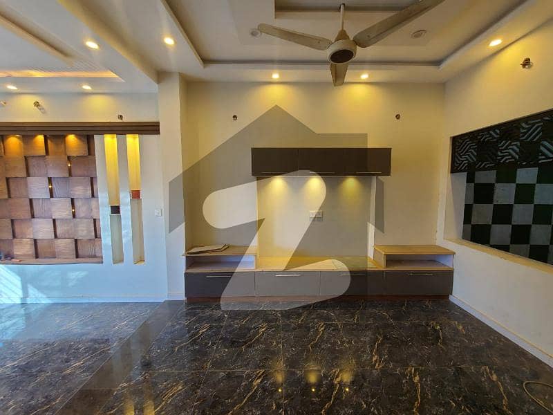لیک سٹی ۔ سیکٹر ایم ۔ 5 لیک سٹی,رائیونڈ روڈ,لاہور میں 2 کمروں کا 10 مرلہ مکان 70.0 ہزار میں کرایہ پر دستیاب ہے۔
