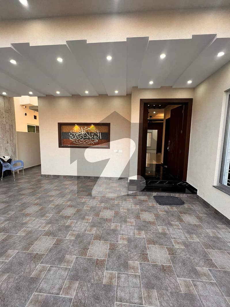 10 Marla Beautiful Luxury House For Sale In Central Park Central Park