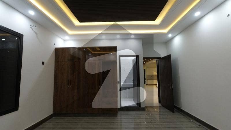 Prime Location Flat Of 1050 Square Feet Is Available For sale In Zeenatabad