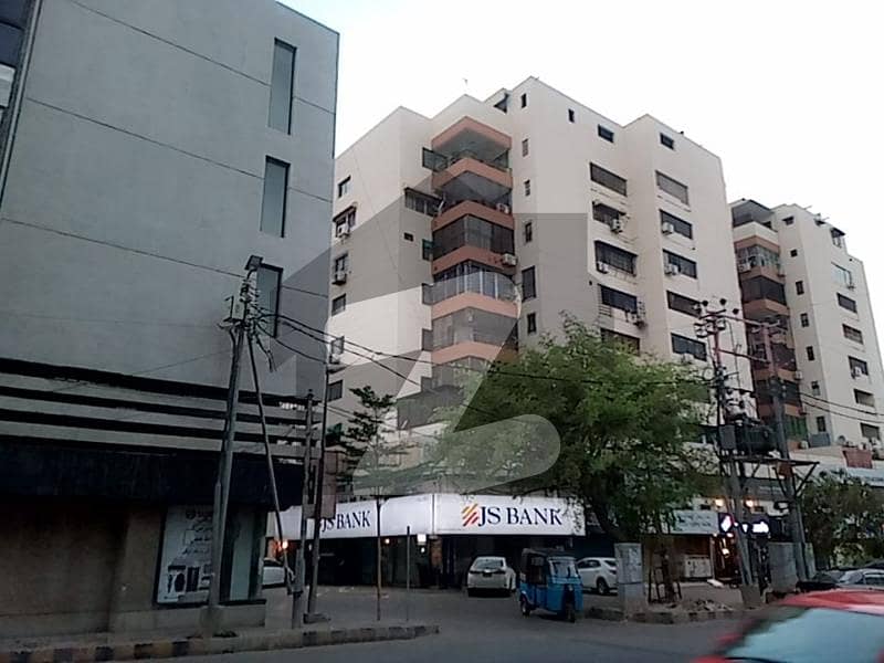 100 Yards Commercial Building For Rent On Main Zamzama Boulevard Near Buttlers Cafe