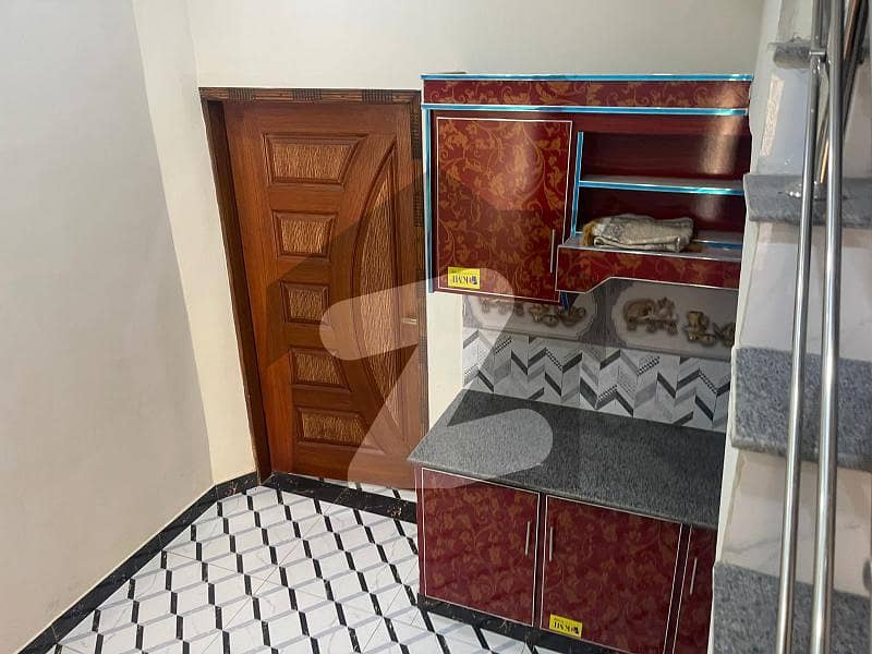 مرغزار آفیسرز کالونی لاہور میں 3 کمروں کا 3 مرلہ مکان 1.3 کروڑ میں برائے فروخت۔