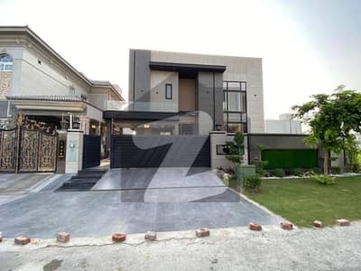1 Kanal House With 1 Kanal Beautiful Lawn For Sale At Top Location