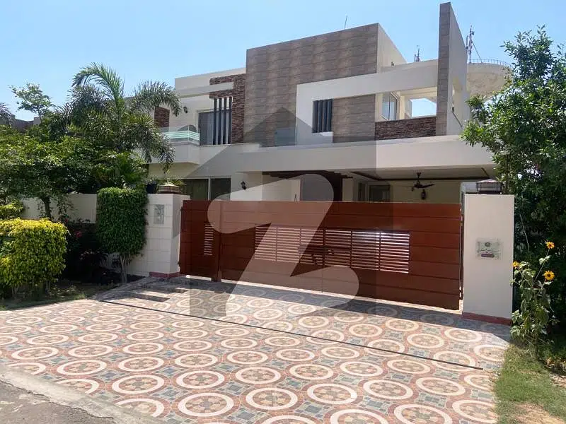 Near DHA Office Owner Build 1 Kanal Luxury Bungalow On Top Location For Sale in DHA Phase 6 Lahore