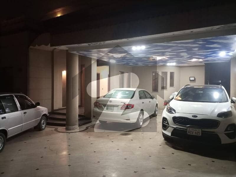 1 KANAL OWNER BUILD HOUSE IN MAIN BOULEVARD FOR SALE Paragon City