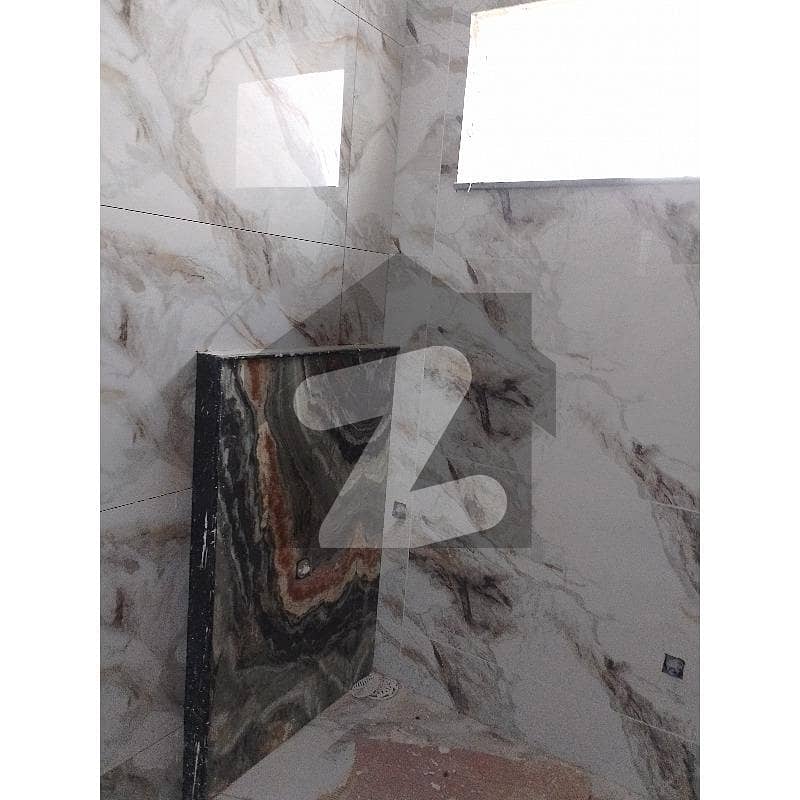 لاثانی گارڈن فیصل آباد میں 4 کمروں کا 6 مرلہ مکان 2.6 کروڑ میں برائے فروخت۔