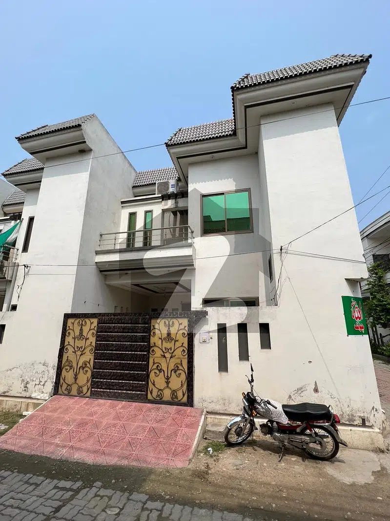 4 Marla House For Sale in Dr Colony Cantt.