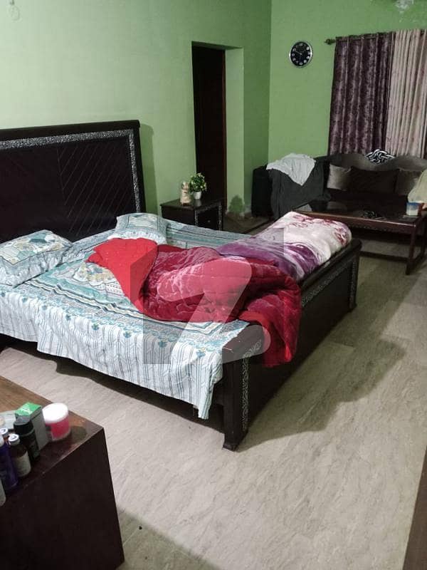 ماڈل ٹاؤن ۔ بلاک ایف ماڈل ٹاؤن,لاہور میں 5 کمروں کا 1 کنال مکان 8.4 کروڑ میں برائے فروخت۔