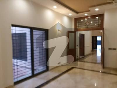 کینٹ لاہور میں 5 کمروں کا 2 کنال مکان 25.0 کروڑ میں برائے فروخت۔