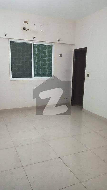 CHANCE DEAL 4 BED DD CORNER FRONT WEST OPEN FLAT UP FOR SALE AT AMIL COLONY KARACHI
