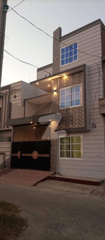 کینال روڈ رحیم یار خان میں 5 کمروں کا 5 مرلہ مکان 1.35 کروڑ میں برائے فروخت۔