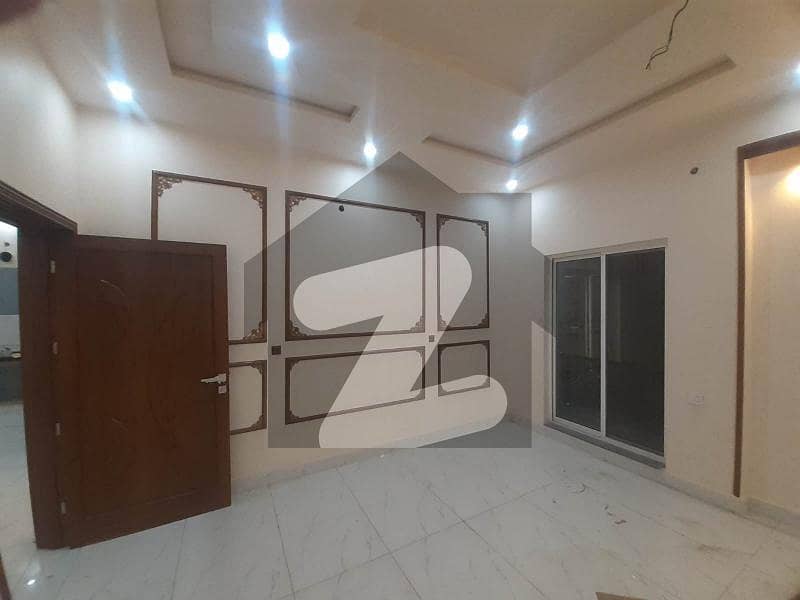 10 Marla Residential House For Sale In Abdullah Garden, Canal Road, Faisalabad
