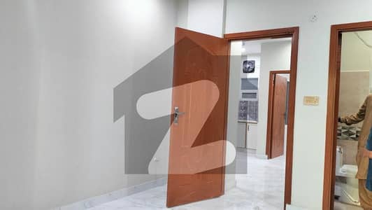 ایم پی سی ایچ ایس ۔ ملٹی گارڈنز بی ۔ 17,اسلام آباد میں 2 کمروں کا 3 مرلہ فلیٹ 25.0 ہزار میں کرایہ پر دستیاب ہے۔